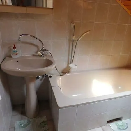 Cserje Apartman Case de vacanță Velence