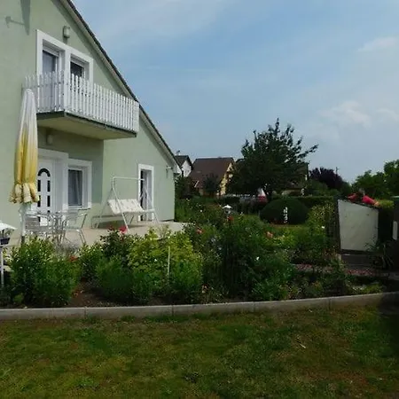 Cserje Apartman Case de vacanță