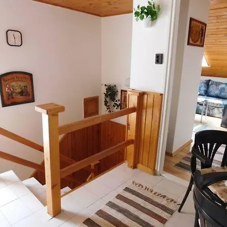 Cserje Apartman *